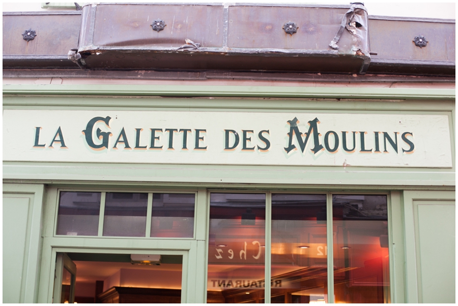 Moulin Rouge - Montmartre Shop Photographer