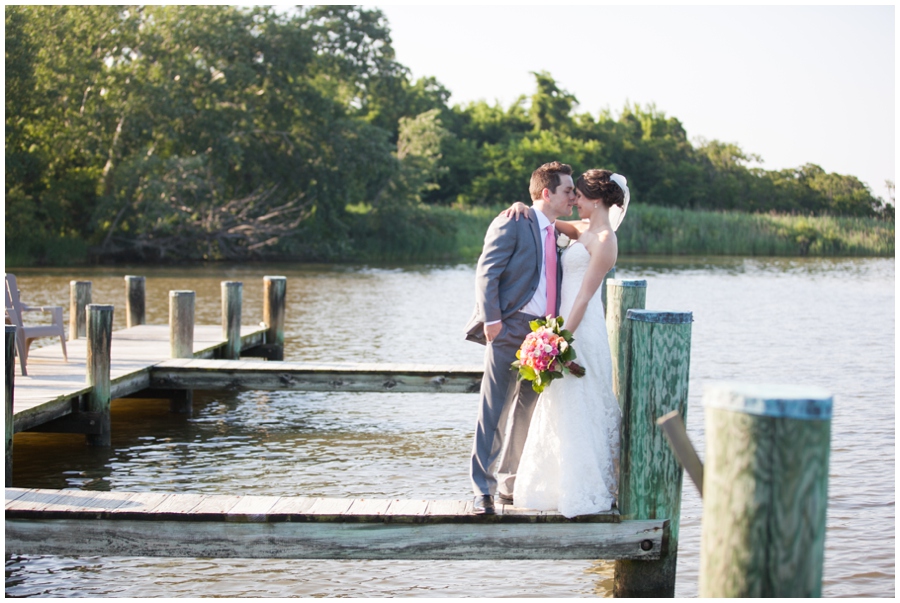 Historic waterfront wedding venue - Kent Manor Inn Wedding Photographer - Eastern Shore wedding party photographs