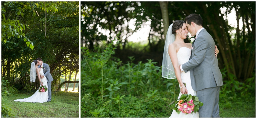 Historic waterfront wedding venue - Kent Manor Inn Wedding Photographer - Eastern Shore wedding couple photographs