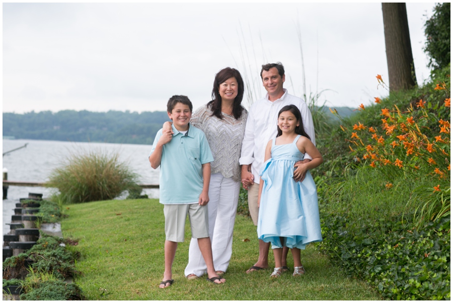 Severn River Family Portrait - Crownsvile Family Photographer