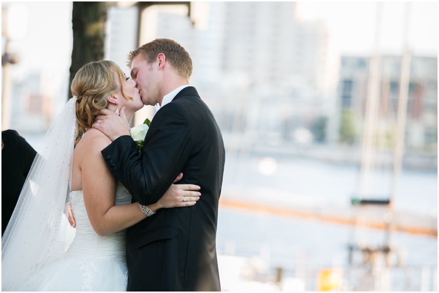 Downtown Baltimore Wedding Photographer - Pier 5 Lighthouse Garden Ceremony