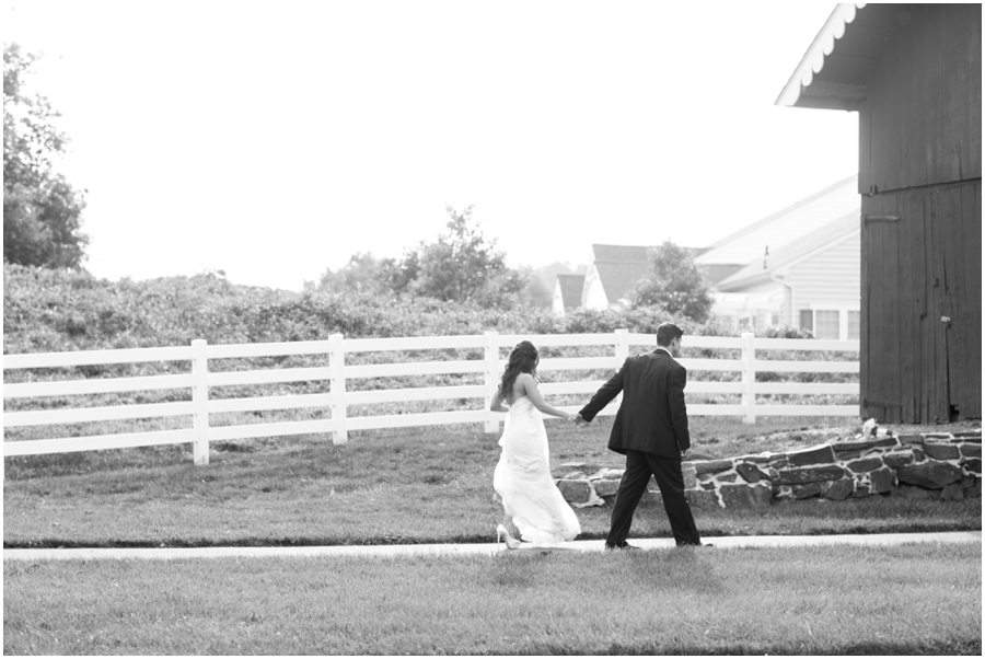 Bulle Rock Golf Course Wedding Photographer - Havre de grace love portrait - red barn