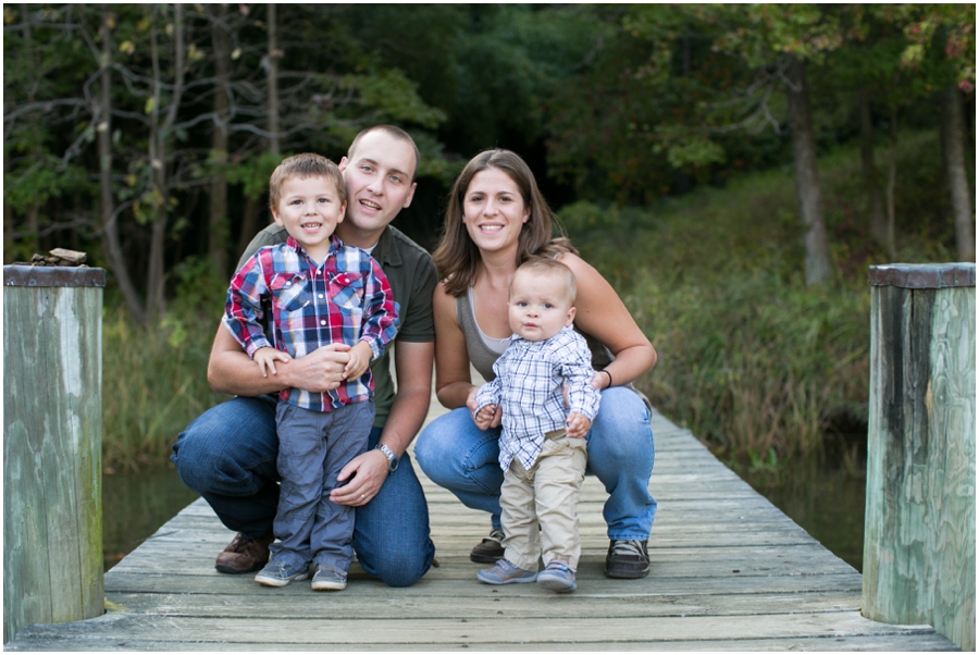 Annapolis Lifestyle Photographer - Fare Fall Family Portrait on a dock