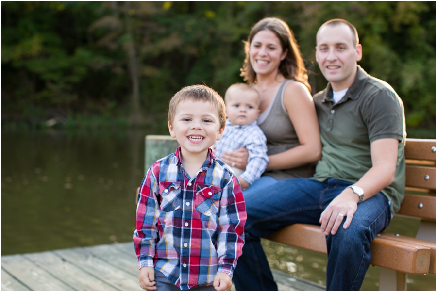 Annapolis Lifestyle Photographer - Fare Fall Family Portrait on a dock