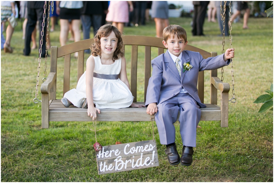 Solomon's Island Wedding Photographer - Rustic Here Comes the Bride sign