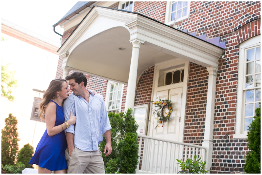 Downtown Annapolis Engagement Photograph - Reynolds Tavern