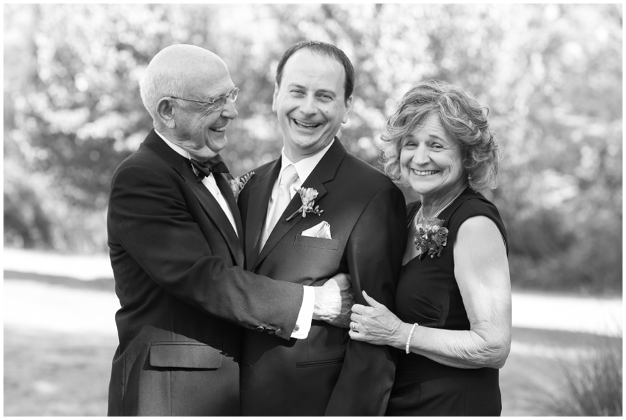 The Vineyards at Lost Creek Wedding Photographer - Vineyard Family Portrait