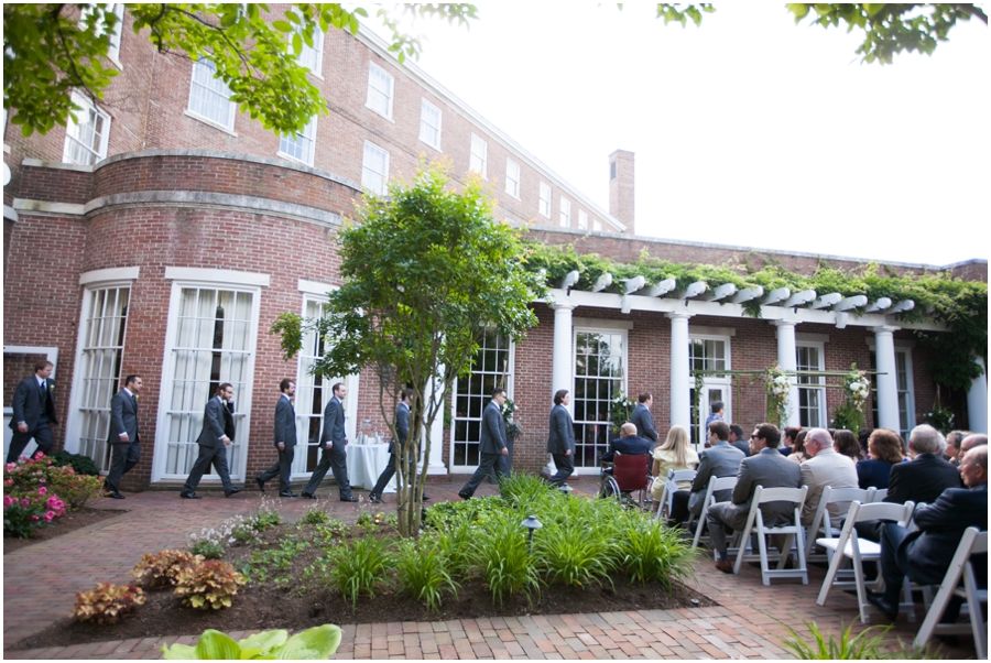 The Tidewater Inn Outdoor Ceremony - 2Hands Studios - Flower Follies