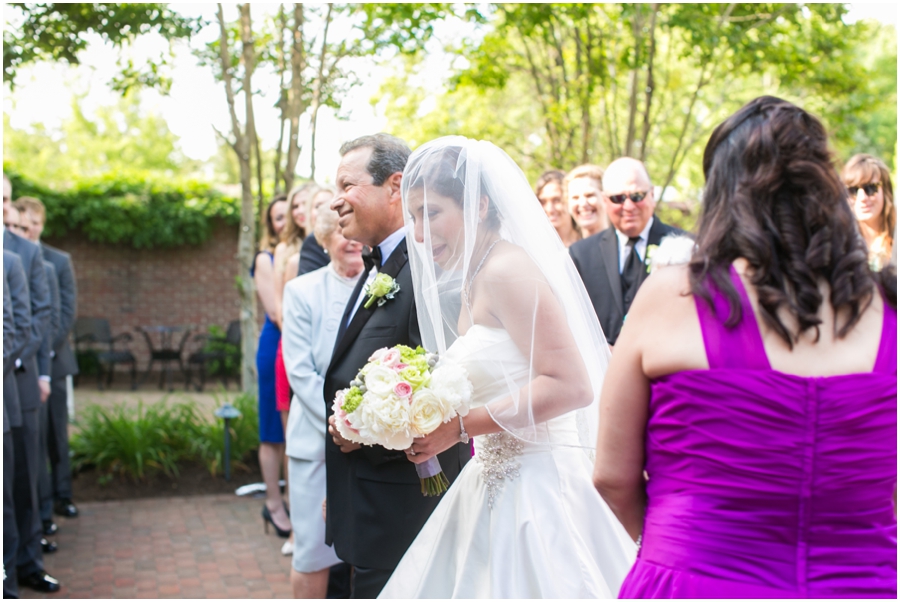 The Tidewater Inn Outdoor Ceremony - 2Hands Studios - Flower Follies