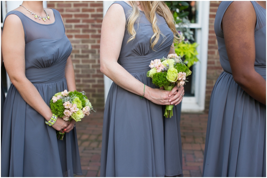 The Tidewater Inn Outdoor Ceremony - 2Hands Studios - Flower Follies