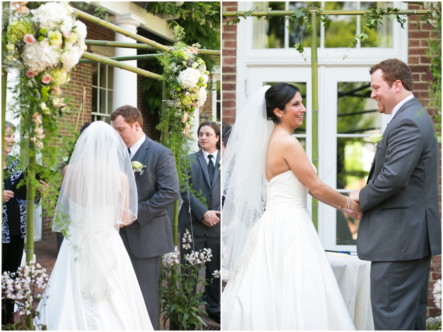 The Tidewater Inn Outdoor Ceremony - 2Hands Studios - Flower Follies