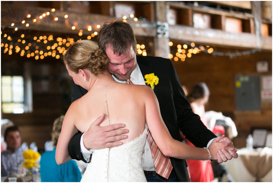 Seattle Destination Wedding Photographer - Wine and Roses Country Estate Barn Reception