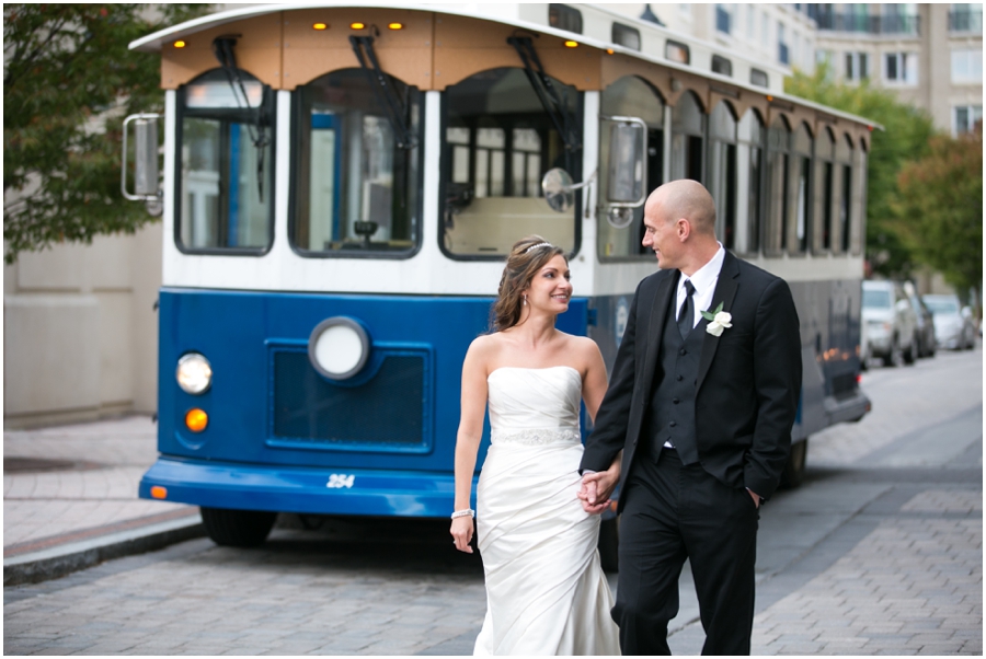 Blue Trolley - Downtown Annapolis Wedding Photographer