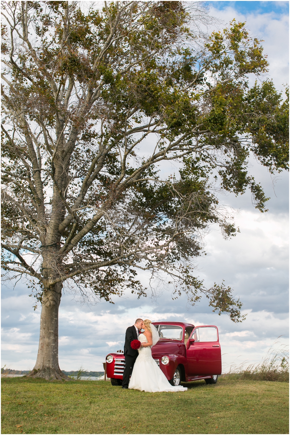 Hyatt Chesapeake Bay Wedding - Best Wedding Photographer of 2014