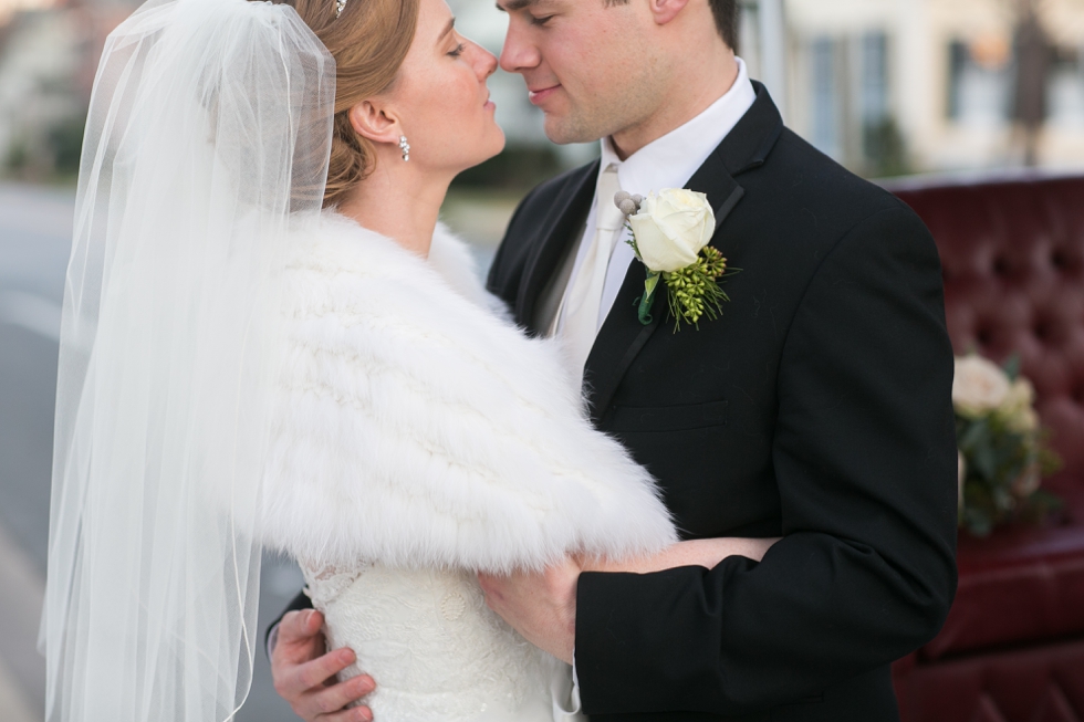 Eastern Shore Winter Wedding Photographer - Horse & Carriage Wedding