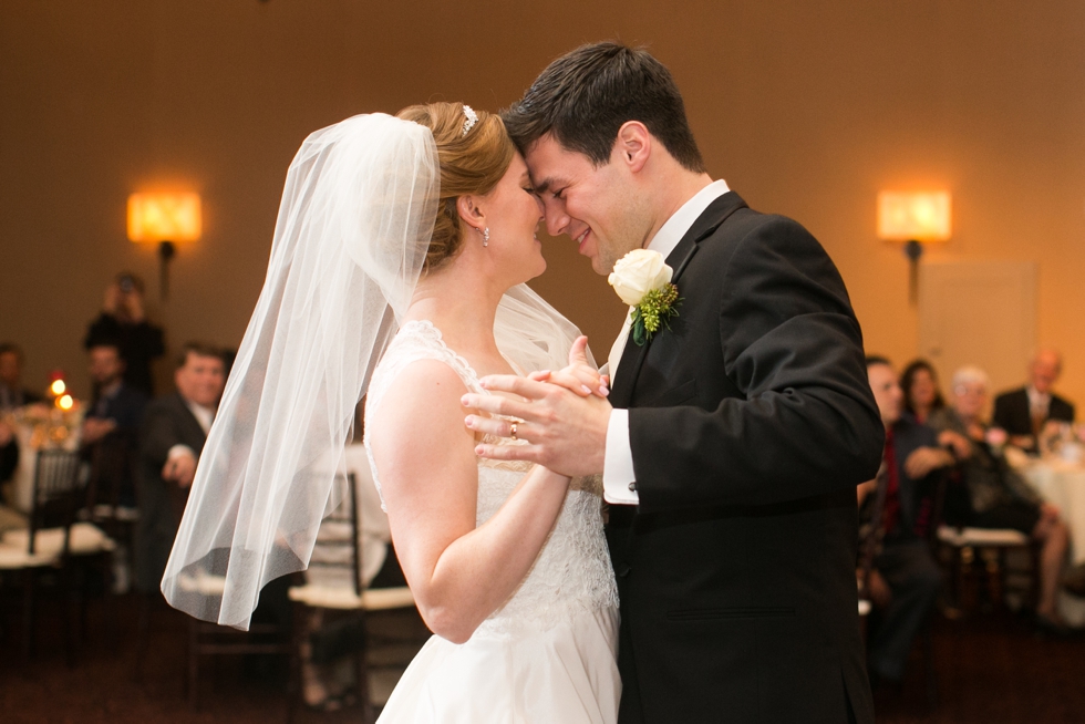 Tidewater Inn Winter Wedding Photographer