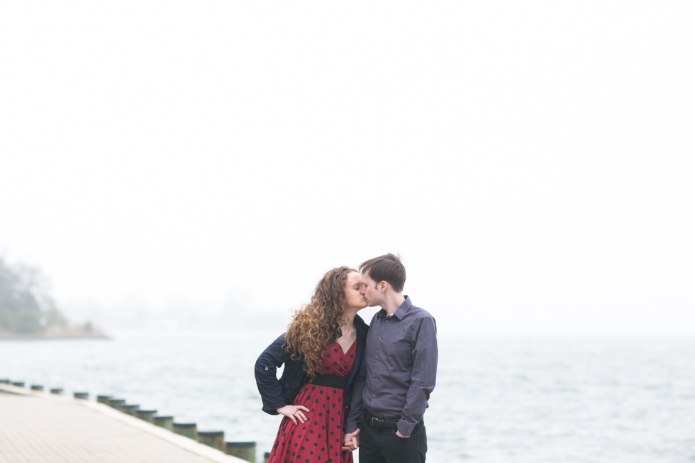 South River Engagement Photographs - Rainy Engagement