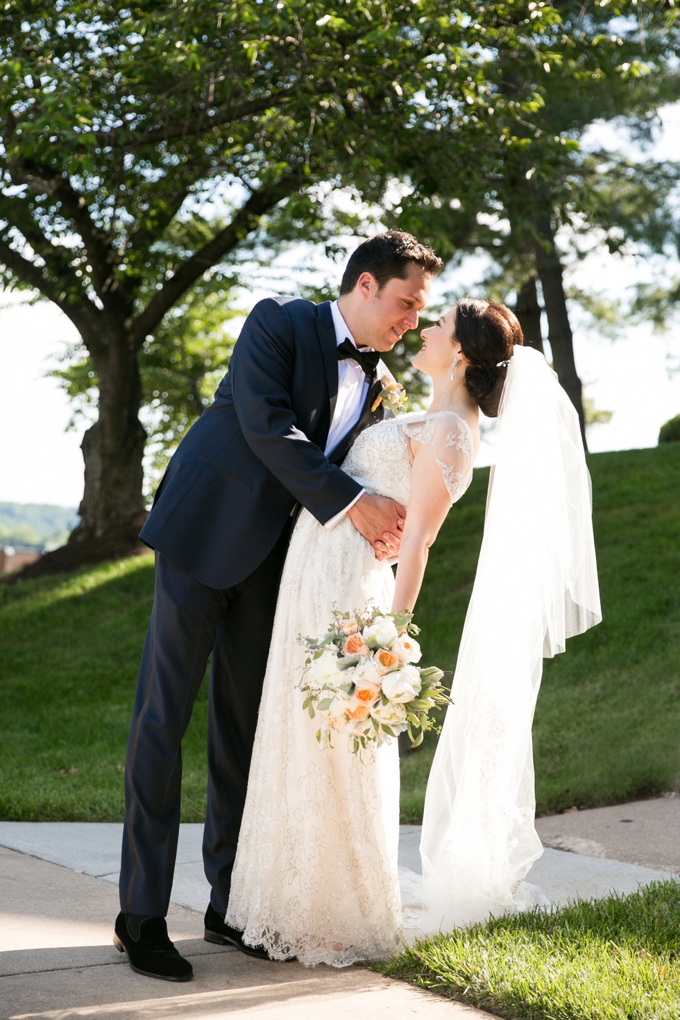 Philadelphia Wedding Photographer - Lovely Bride Philadelphia Wedding Dress