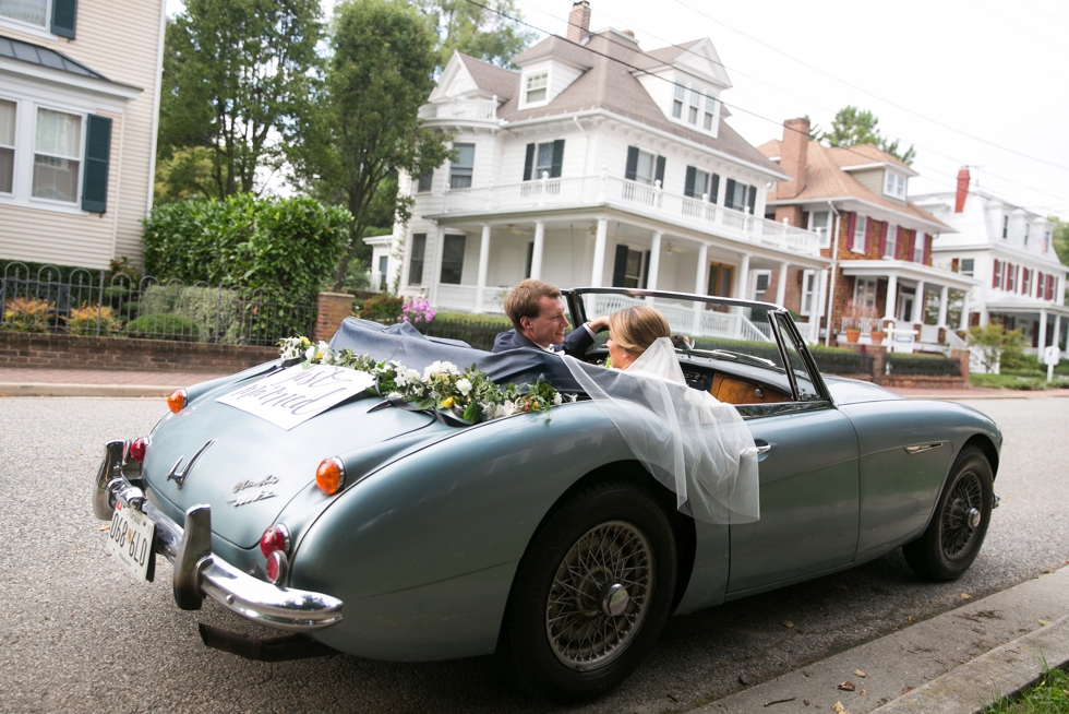 Vintage Car wedding couple - Philadelphia wedding photographers at Widehall