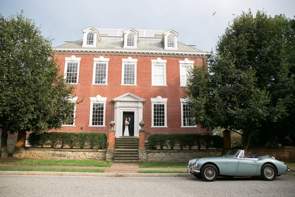 Vintage Car wedding couple - Philadelphia wedding photographers at Widehall