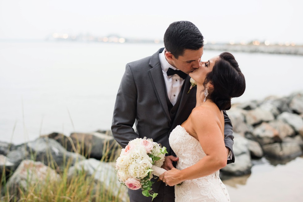 Fall wedding photos on the beach at the Chesapeake Bay Beach Club