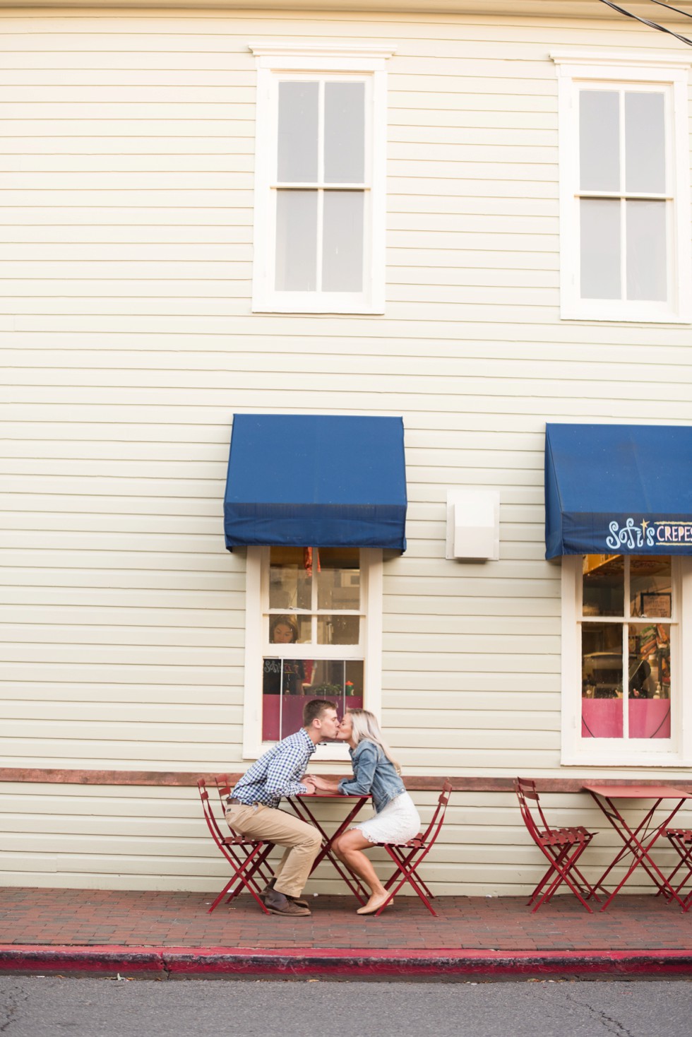 Annapolis engagement photos at Sofi's Crepes