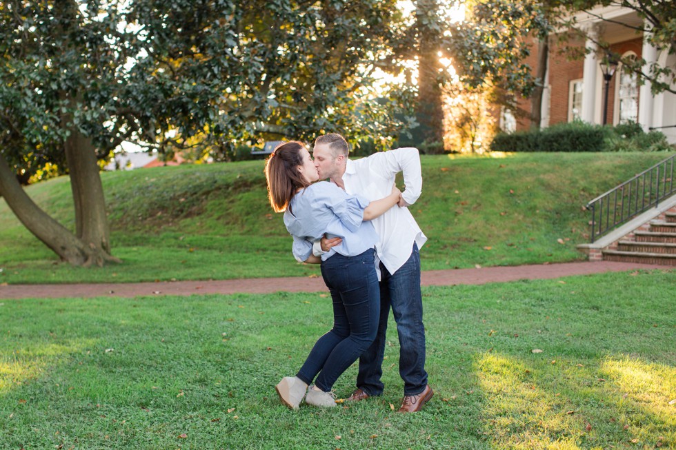 Engagement Photos in the fall at the Maryland State House