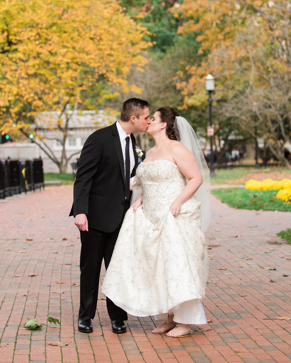 Lauryn Prattes Events - Lafayette Square wedding photos in the fall