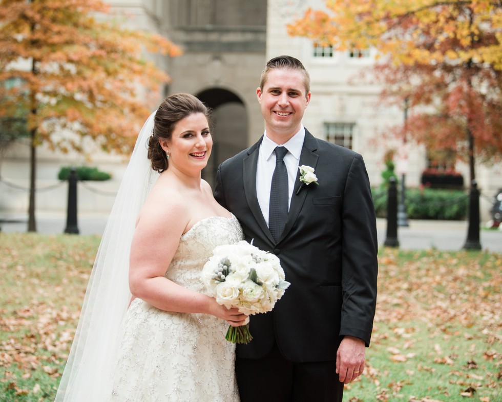 fall wedding photos in Lafayette Square 