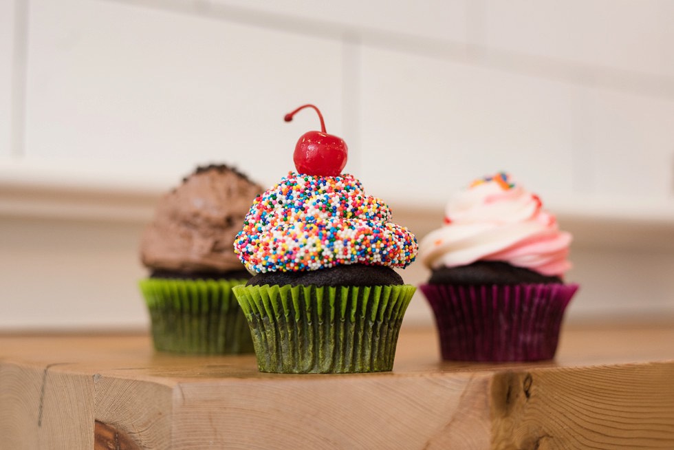 sprinkle wedding cupcakes