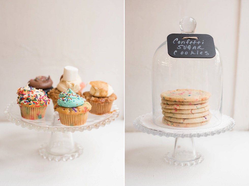 wedding cupcake and cookie display