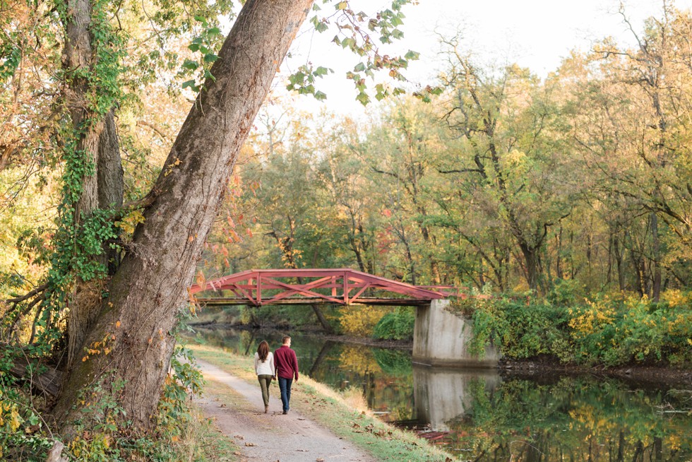 Fall engagement photos in Washington Crossing Historic Park