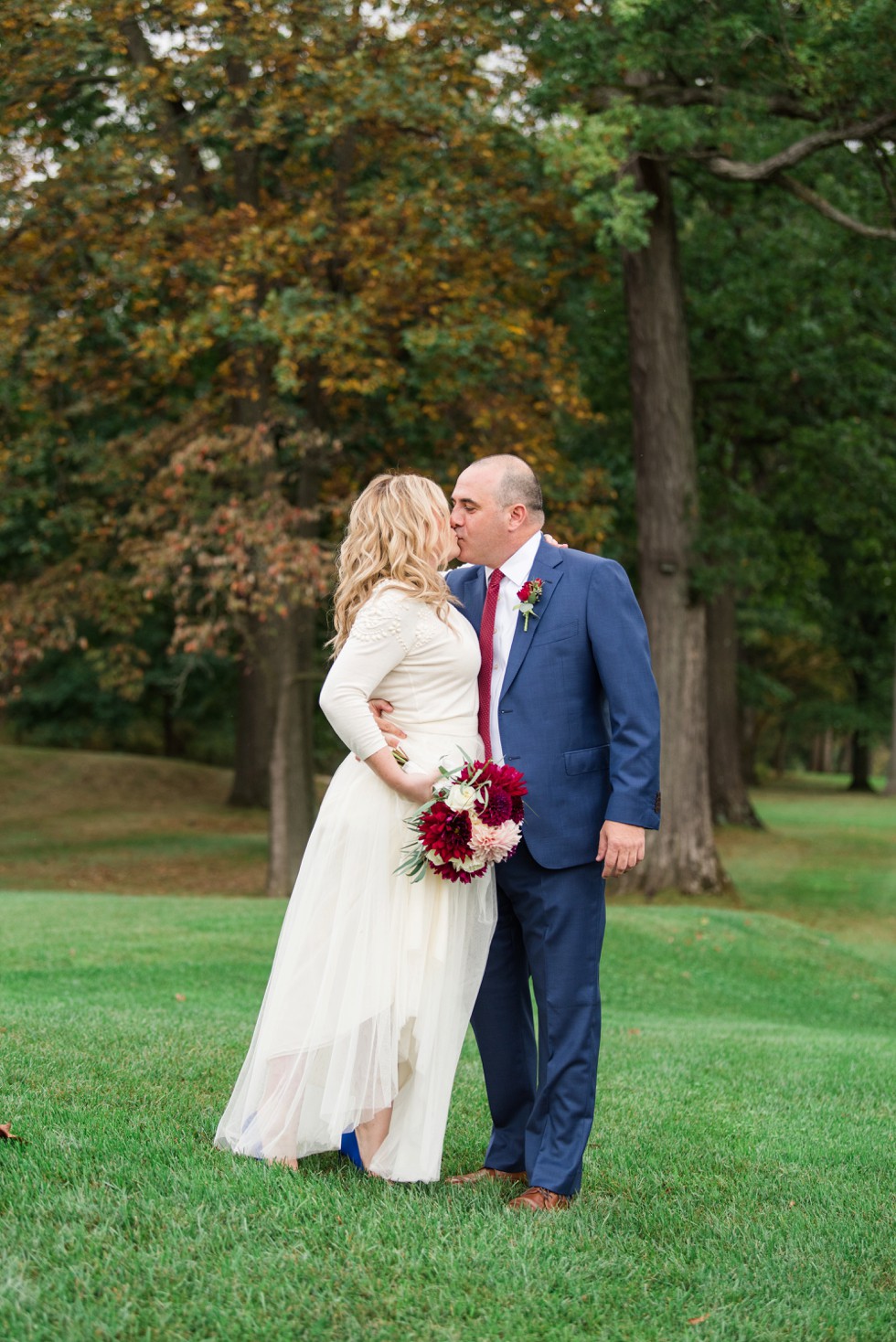 Jenny Yoo Dress and Ilonka Floral Design Dahlia bouquet