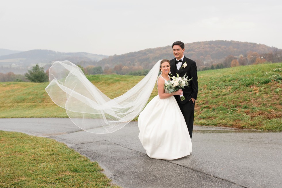 Musket Ridge Golf Club mountain wedding couple