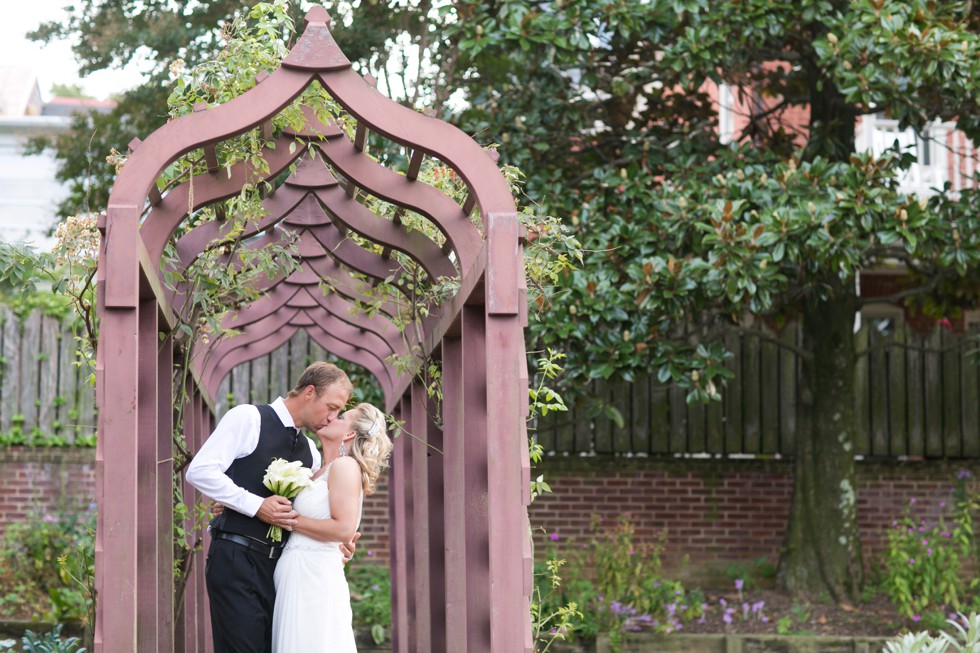 William paca garden bride and groom