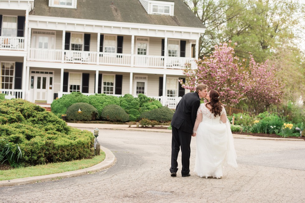 Historic Kent Manor Inn Spring wedding couple