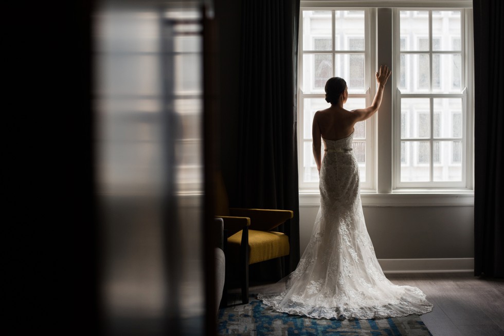 bride getting ready at Le Meridien