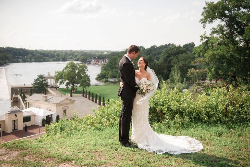 Philadelphia Museum of Art wedding couple photos