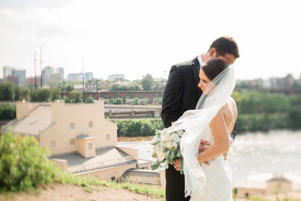 Philadelphia Museum of Art wedding couple photos