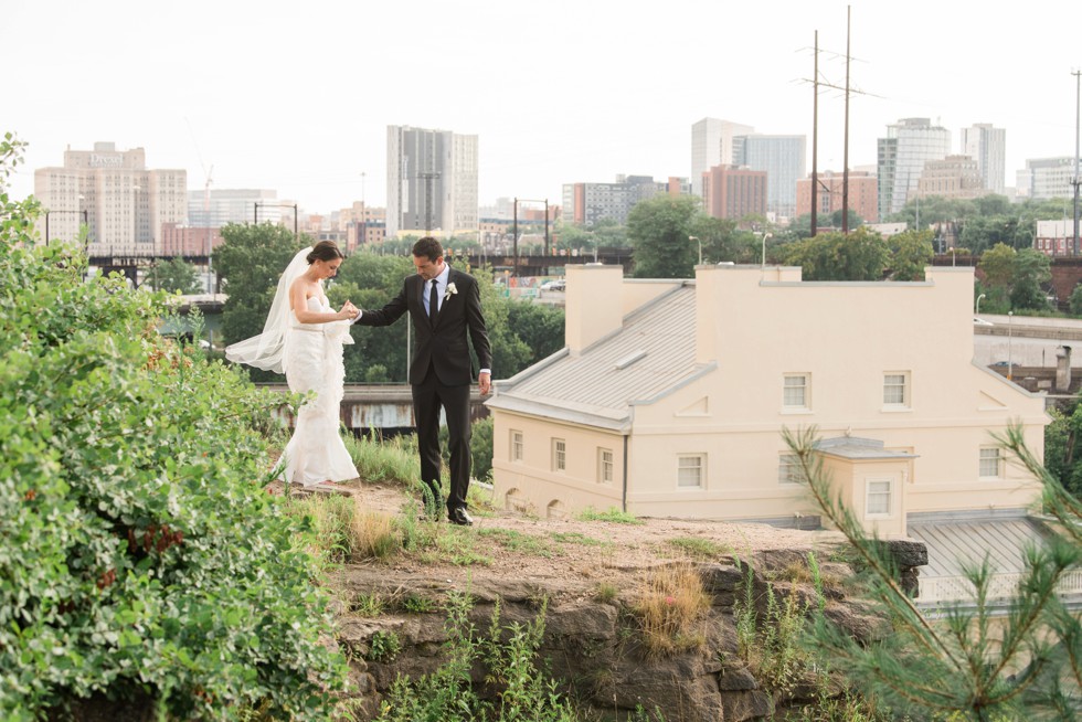 Philadelphia Museum of Art wedding couple photos overlooking Waterworks Cescaphe