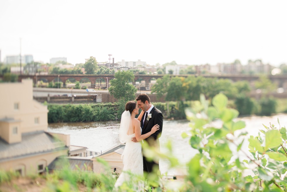 Philly wedding couple photos overlooking Waterworks Cescaphe