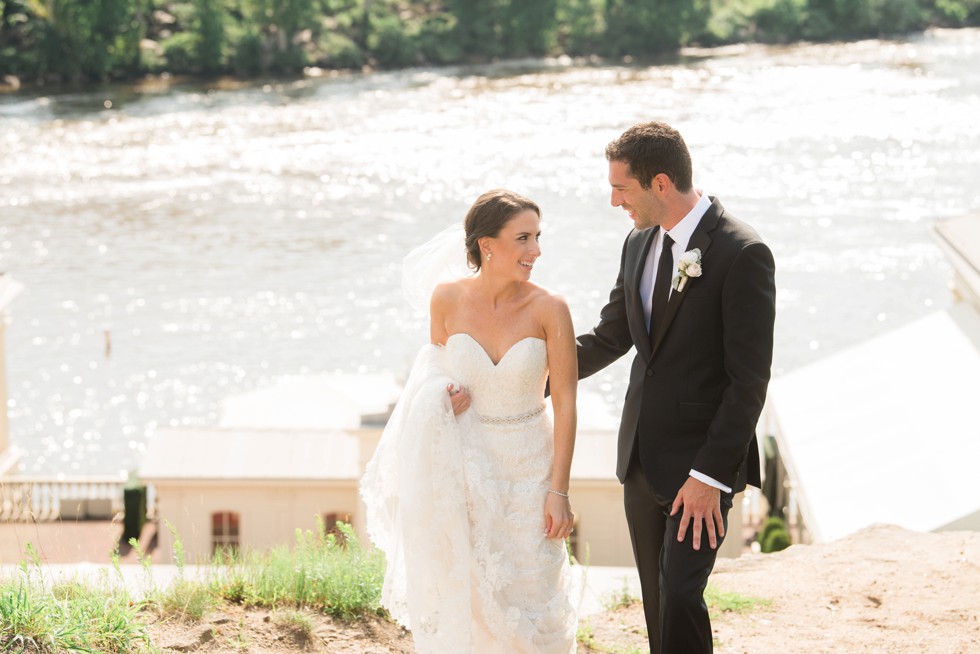 Philly wedding couple photos overlooking Waterworks Cescaphe