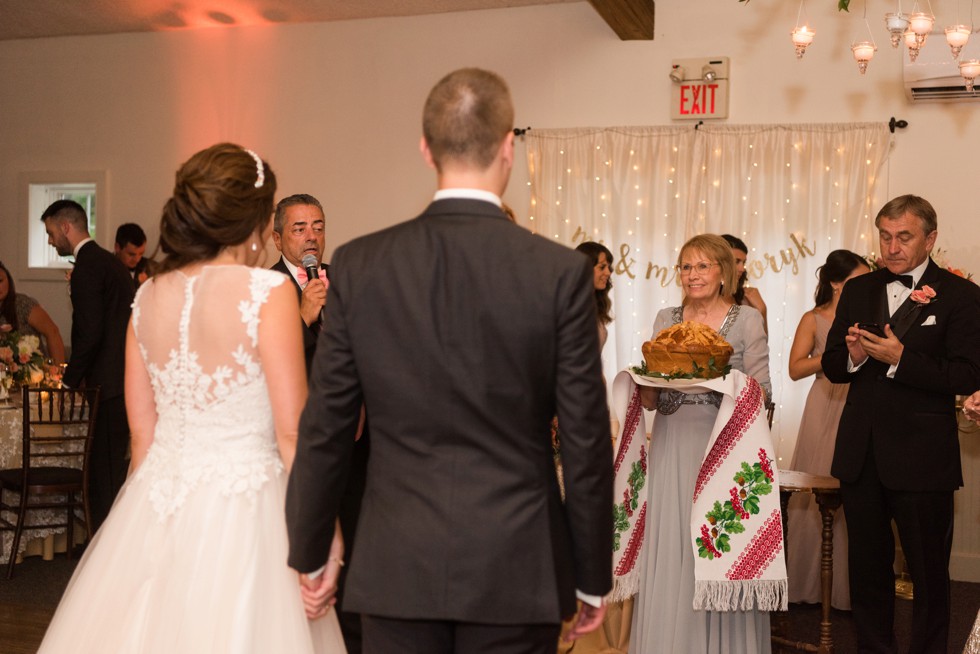 bride and grooms Korovai ukranian wedding tradition