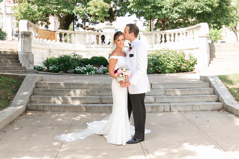 Couple photos in Mount Vernon Peabody Library wedding