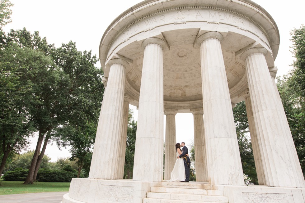 DC War Memorial wedding photo in the rain