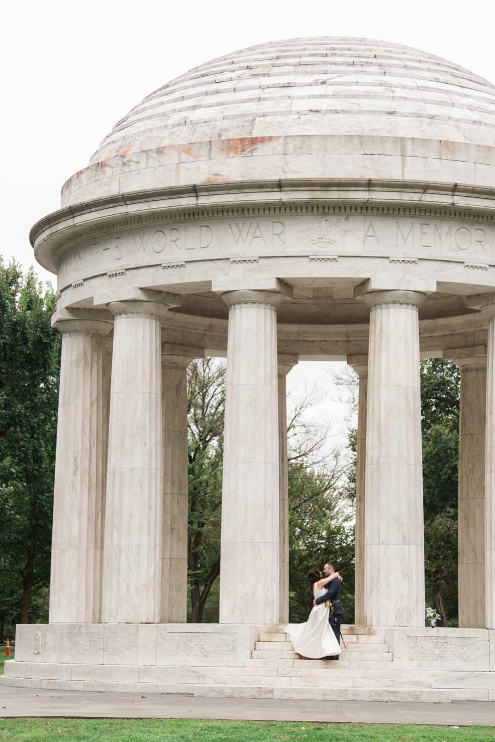 DC War Memorial wedding photo in the rain