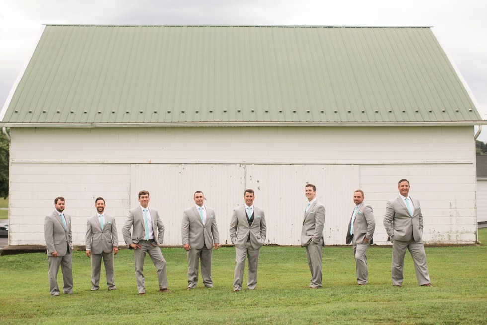 Maryland Farm wedding party at Friendly Farm