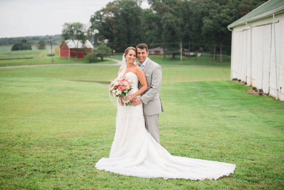 Friendly Farm wedding photos