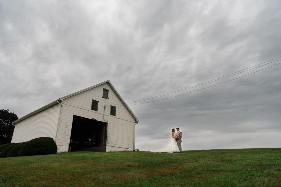 Friendly Farm restaurant wedding sky