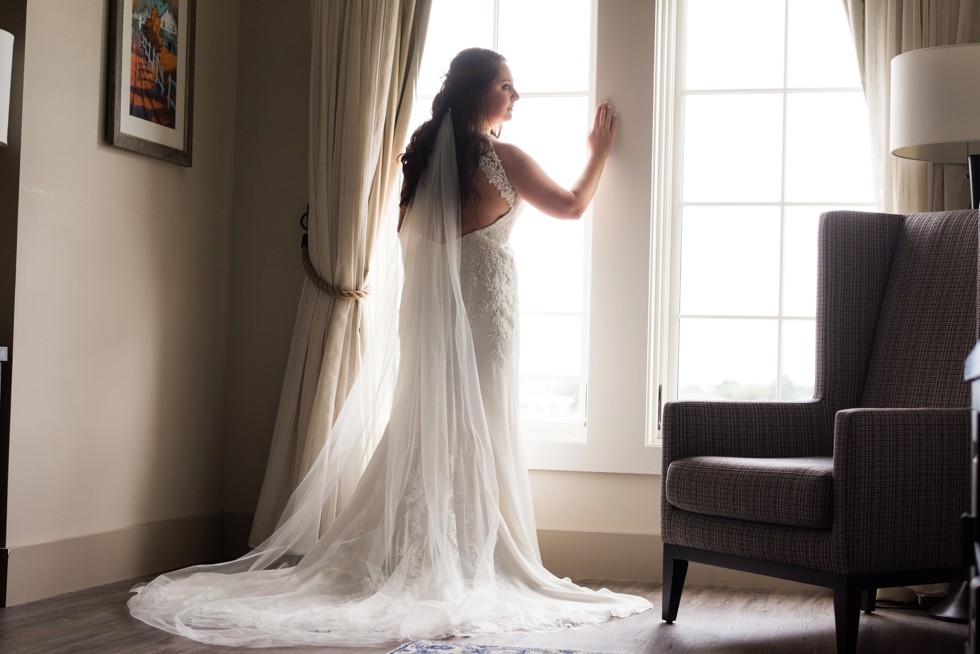 bride getting ready at The Inn at the Chesapeake Bay Beach club